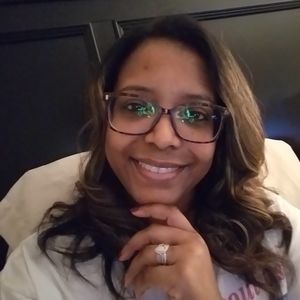 Meet your Posher, Collenthia